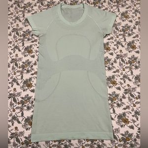 Lululemon teal short sleeve shirt